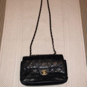 VINTAGE CHANEL DOUBLE FLAP CLASSIC CROSS BODY BAG